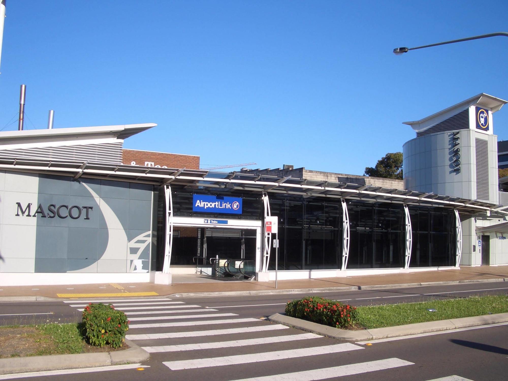 Adina Apartment Hotel Sydney Airport Exterior photo